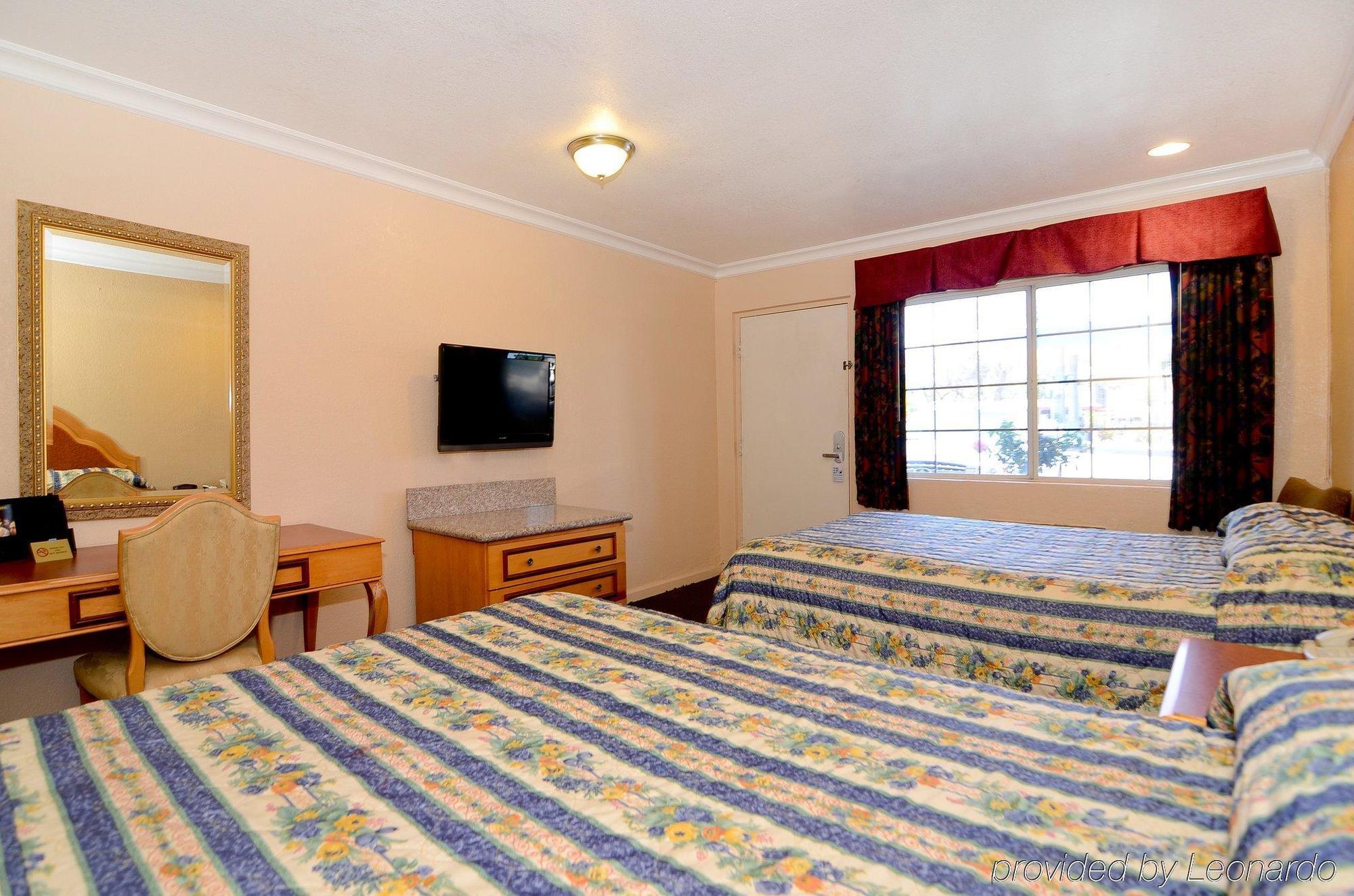 Americas Best Value Inn Corona Camera foto