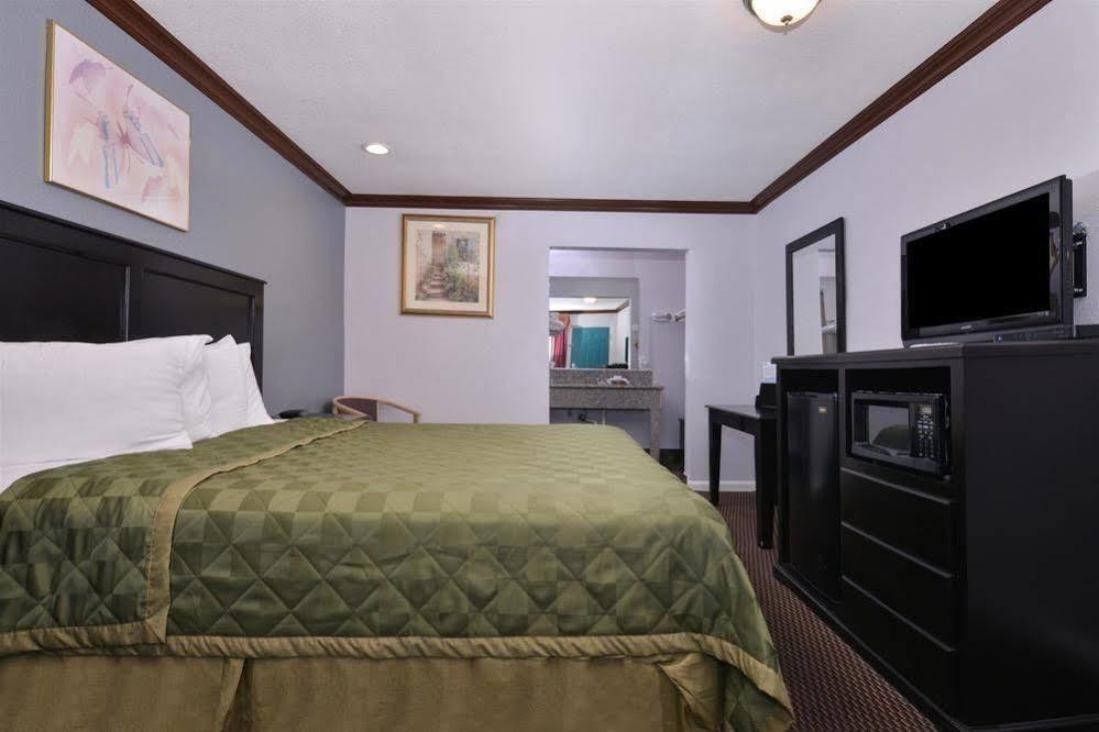 Americas Best Value Inn Corona Esterno foto